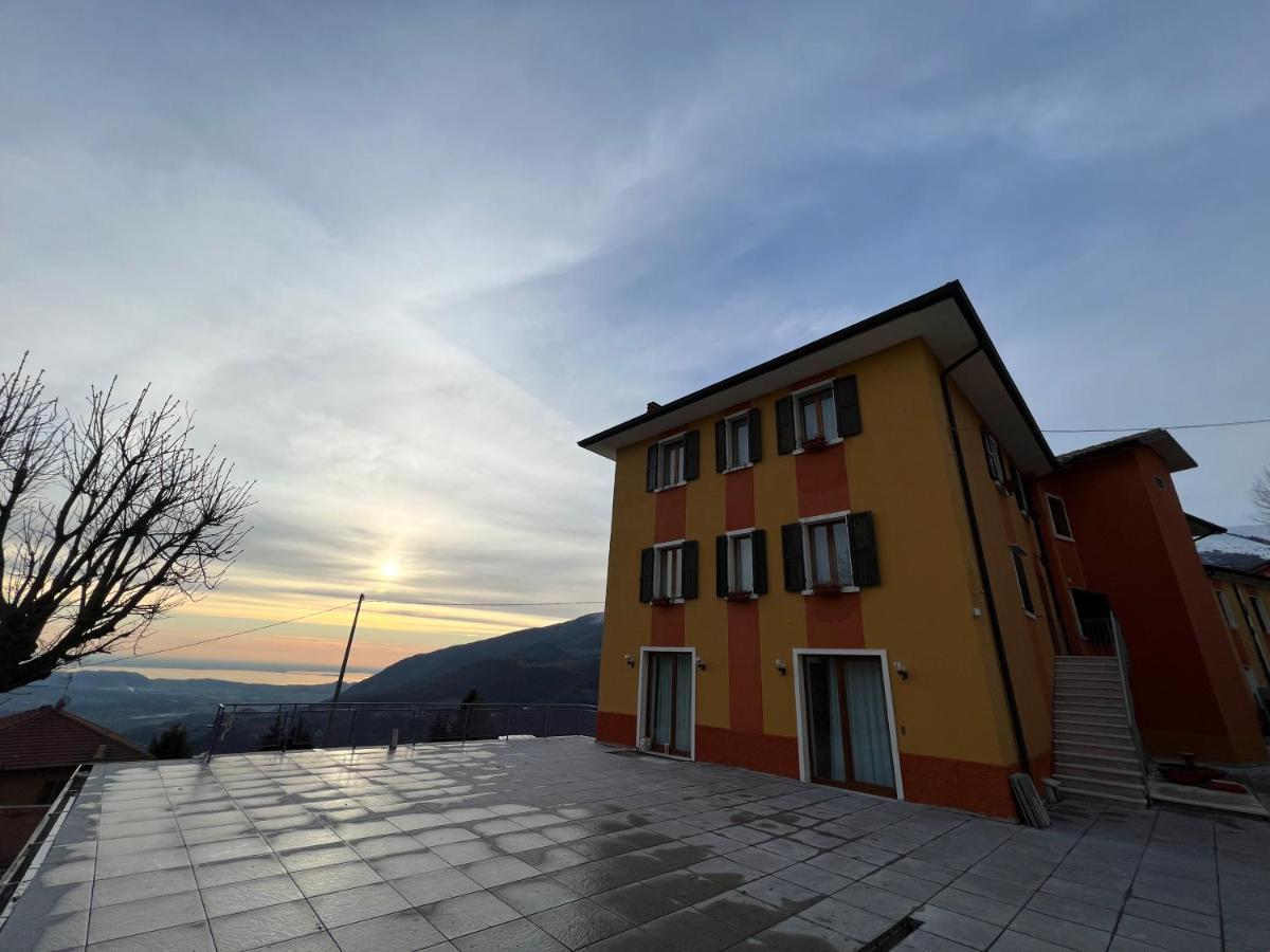 Hotel Belvedere Spiazzi Di Caprino 外观 照片